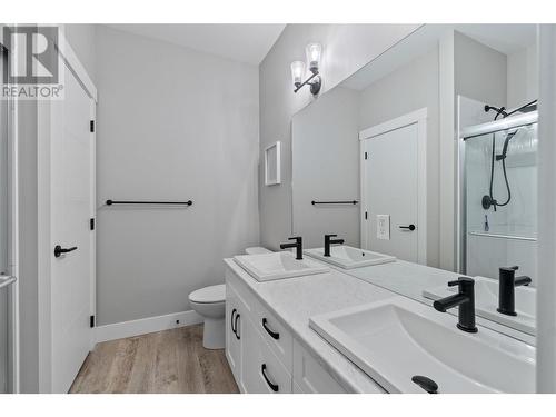 2810 15 Avenue Ne Unit# 28, Salmon Arm, BC - Indoor Photo Showing Bathroom