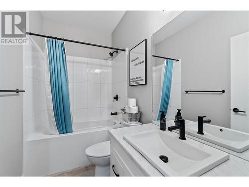 2810 15 Avenue Ne Unit# 28, Salmon Arm, BC - Indoor Photo Showing Bathroom