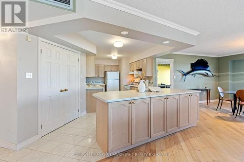 101 - 9 Pine Street, Lambton Shores (Grand Bend), ON - Indoor Photo Showing Kitchen