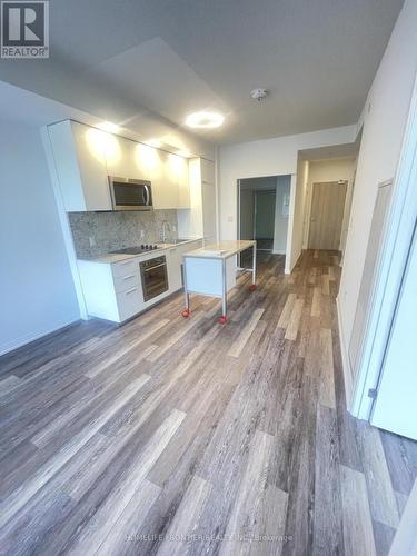 312 - 75 Canterbury Place, Toronto, ON - Indoor Photo Showing Kitchen