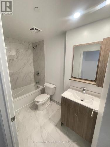 312 - 75 Canterbury Place, Toronto, ON - Indoor Photo Showing Bathroom