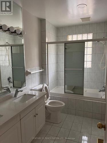 #Main - 380 Tareyton Road, Richmond Hill, ON - Indoor Photo Showing Bathroom