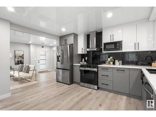 10713 St Gabriel School Rd Nw, Edmonton, AB - Indoor Photo Showing Kitchen With Upgraded Kitchen