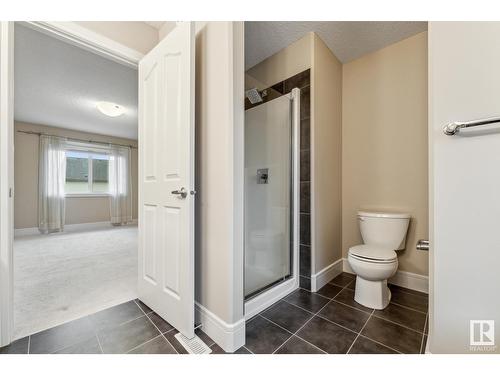 3915 Agar Co Sw, Edmonton, AB - Indoor Photo Showing Bathroom