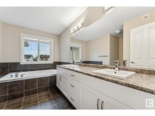 3915 Agar Co Sw, Edmonton, AB - Indoor Photo Showing Bathroom