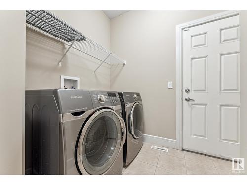 3915 Agar Co Sw, Edmonton, AB - Indoor Photo Showing Laundry Room