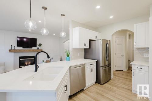 420 84 St Sw, Edmonton, AB - Indoor Photo Showing Kitchen