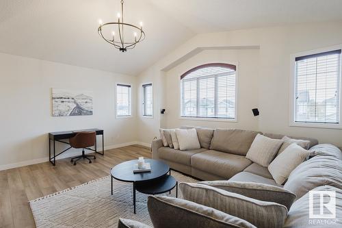 420 84 St Sw, Edmonton, AB - Indoor Photo Showing Living Room