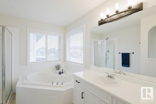 420 84 St Sw, Edmonton, AB - Indoor Photo Showing Bathroom