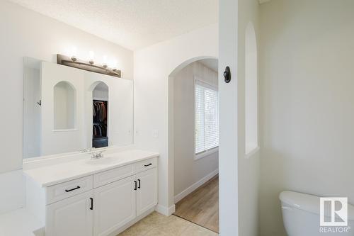 420 84 St Sw, Edmonton, AB - Indoor Photo Showing Bathroom