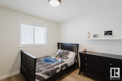 420 84 St Sw, Edmonton, AB - Indoor Photo Showing Bedroom