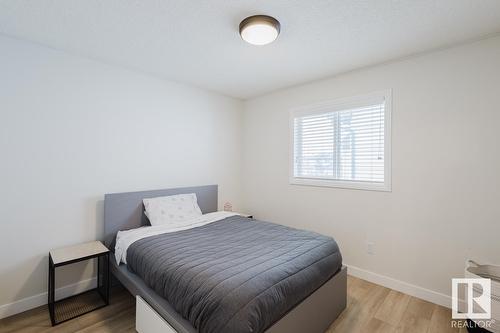 420 84 St Sw, Edmonton, AB - Indoor Photo Showing Bedroom