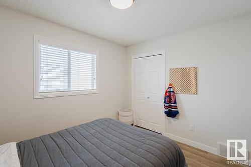 420 84 St Sw, Edmonton, AB - Indoor Photo Showing Bedroom