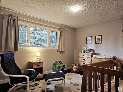 9535 148 St Nw, Edmonton, AB - Indoor Photo Showing Bedroom