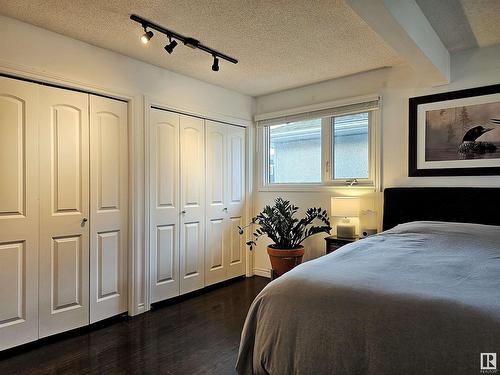 9535 148 St Nw, Edmonton, AB - Indoor Photo Showing Bedroom