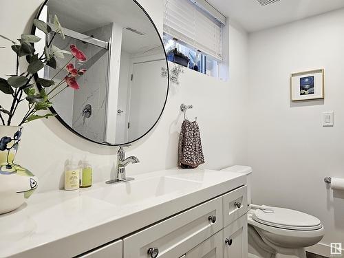 9535 148 St Nw, Edmonton, AB - Indoor Photo Showing Bathroom