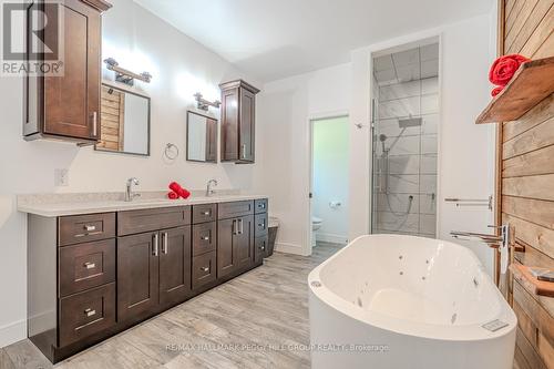 4571 Aspdin Road, Muskoka Lakes, ON - Indoor Photo Showing Bathroom