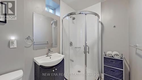 69 D'Arcy Street, Toronto, ON - Indoor Photo Showing Bathroom