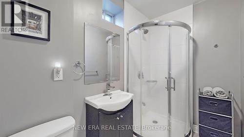 69 D'Arcy Street, Toronto, ON - Indoor Photo Showing Bathroom