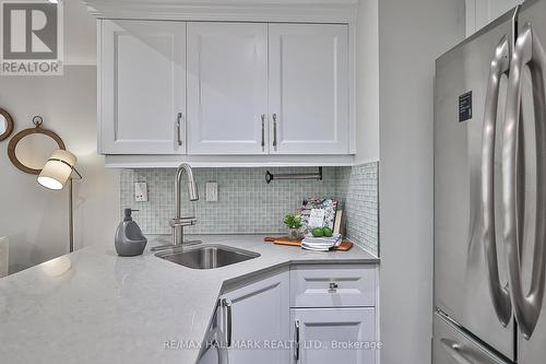 15 - 83 Lillian Street, Toronto, ON - Indoor Photo Showing Kitchen