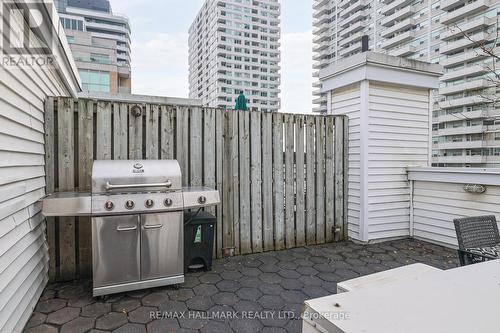 15 - 83 Lillian Street, Toronto, ON - Outdoor