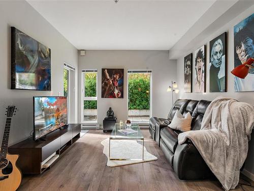 204-767 Tyee Rd, Victoria, BC - Indoor Photo Showing Living Room