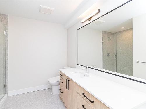 960 Loch Glen Pl, Langford, BC - Indoor Photo Showing Bathroom