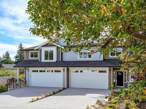 960 Loch Glen Pl, Langford, BC - Outdoor With Facade