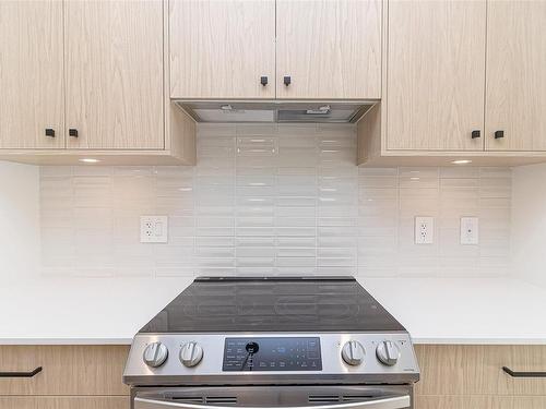 960 Loch Glen Pl, Langford, BC - Indoor Photo Showing Kitchen