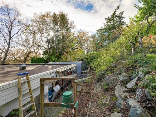 628 Fernhill Rd, Esquimalt, BC 