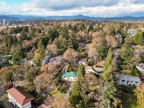 628 Fernhill Rd, Esquimalt, BC 