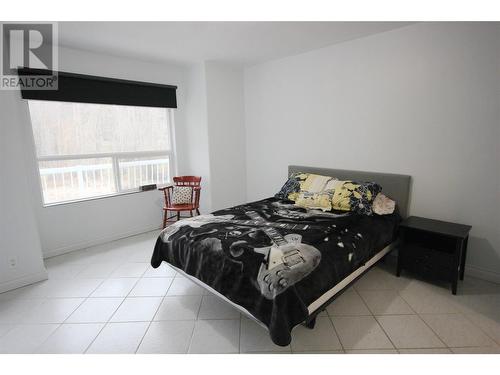 555 San Ang Way, Princeton, BC - Indoor Photo Showing Bedroom