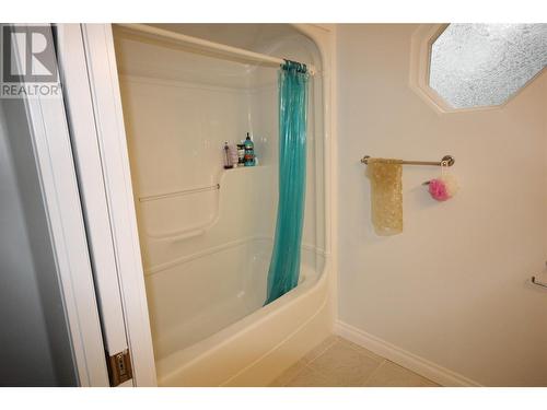 Ensuite in 3rd Bedroom - 555 San Ang Way, Princeton, BC - Indoor Photo Showing Bathroom