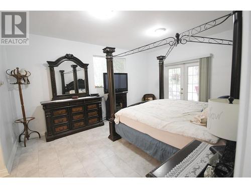 555 San Ang Way, Princeton, BC - Indoor Photo Showing Bedroom