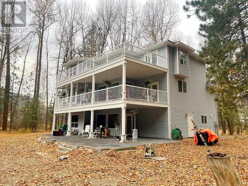 Spacious back Deck and Patio - 555 San Ang Way, Princeton, BC - Outdoor