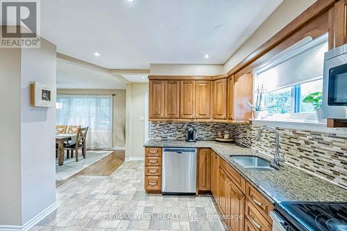 33 Herkley Drive, Brampton, ON - Indoor Photo Showing Kitchen With Double Sink