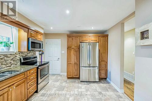 33 Herkley Drive, Brampton, ON - Indoor Photo Showing Kitchen With Stainless Steel Kitchen With Double Sink