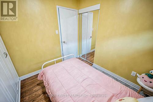 33 Herkley Drive, Brampton, ON - Indoor Photo Showing Bedroom