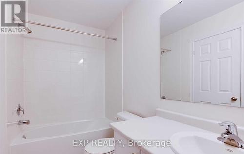 3966 Koenig Road, Burlington, ON - Indoor Photo Showing Bathroom