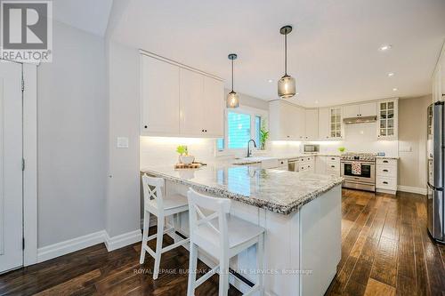 6490 Panton Street, Burlington, ON - Indoor Photo Showing Kitchen With Stainless Steel Kitchen With Upgraded Kitchen