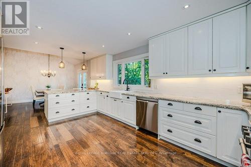 6490 Panton Street, Burlington, ON - Indoor Photo Showing Kitchen With Stainless Steel Kitchen With Upgraded Kitchen