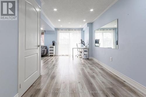 3404 Angel Pass Drive, Mississauga, ON - Indoor Photo Showing Other Room