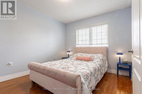 3404 Angel Pass Drive, Mississauga, ON - Indoor Photo Showing Bedroom