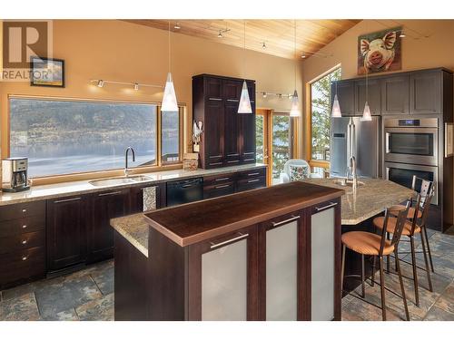 1238 Kyndree Court, Kelowna, BC - Indoor Photo Showing Kitchen