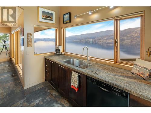 1238 Kyndree Court, Kelowna, BC - Indoor Photo Showing Kitchen With Double Sink