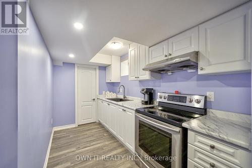 14 Icefall Road, Caledon, ON - Indoor Photo Showing Kitchen With Upgraded Kitchen