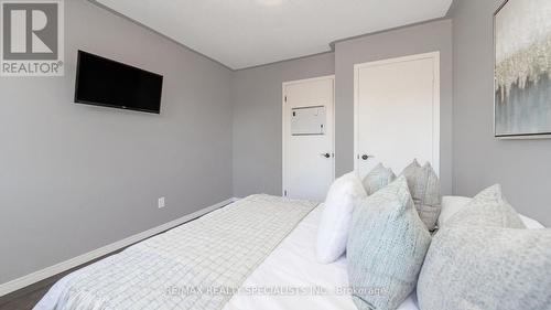 12 Willowcrest Court, Brampton, ON - Indoor Photo Showing Bedroom