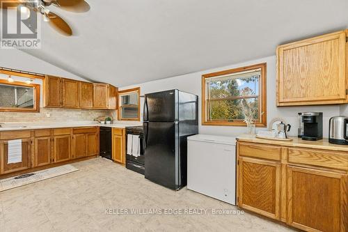 611 John Street, Haldimand, ON - Indoor Photo Showing Kitchen