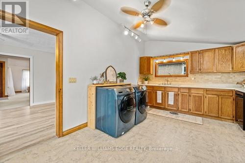 611 John Street, Haldimand, ON - Indoor Photo Showing Laundry Room