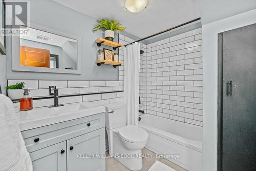 611 John Street, Haldimand, ON - Indoor Photo Showing Bathroom